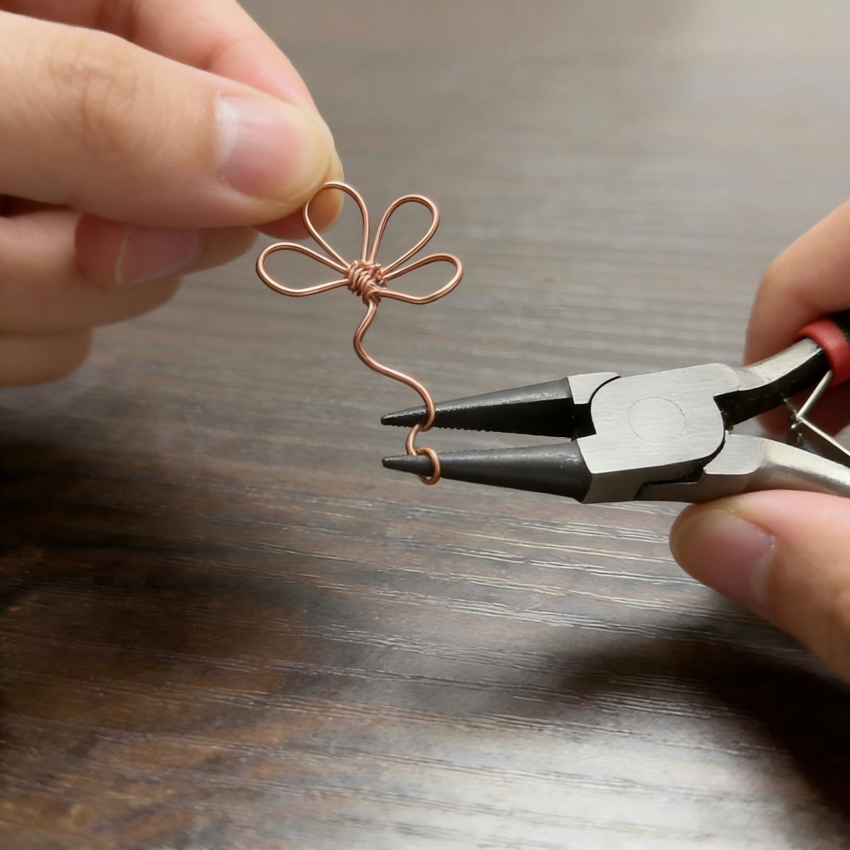 Electronics Repair Hobby - คีมปากยาวขนาดเล็กแบบมืออาชีพ พร้อมสปริงในตัว ด้ามจับกันลื่น สำหรับงานประดิษฐ์ งานอดิเรก และซ่อมแซมอุปกรณ์อิเล็กทรอนิกส์